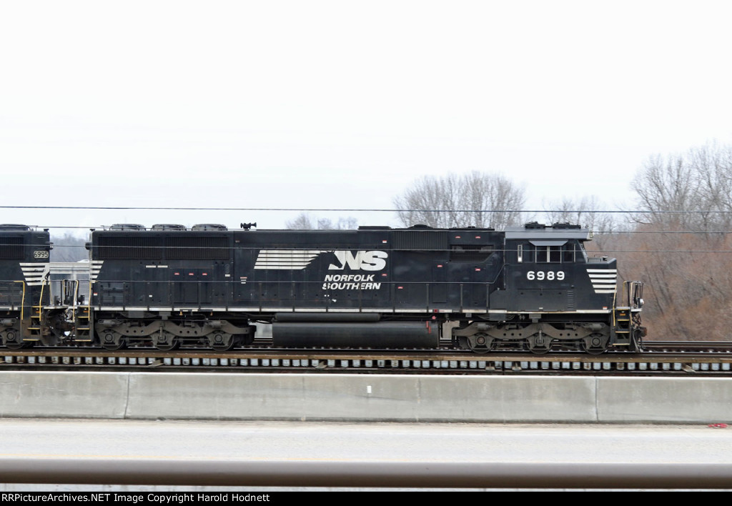 NS 6989